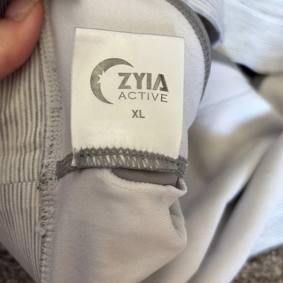 ZYIA Light Gray Striped Sports Bra - Picture 2 of 3